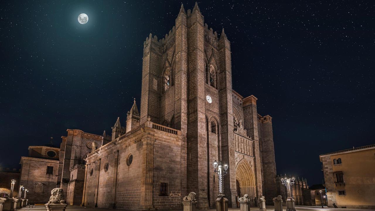 Apartamentos Turisticos Avila La Catedral Extérieur photo