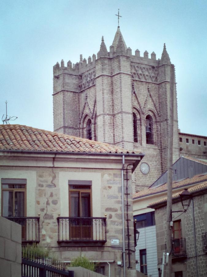 Apartamentos Turisticos Avila La Catedral Extérieur photo