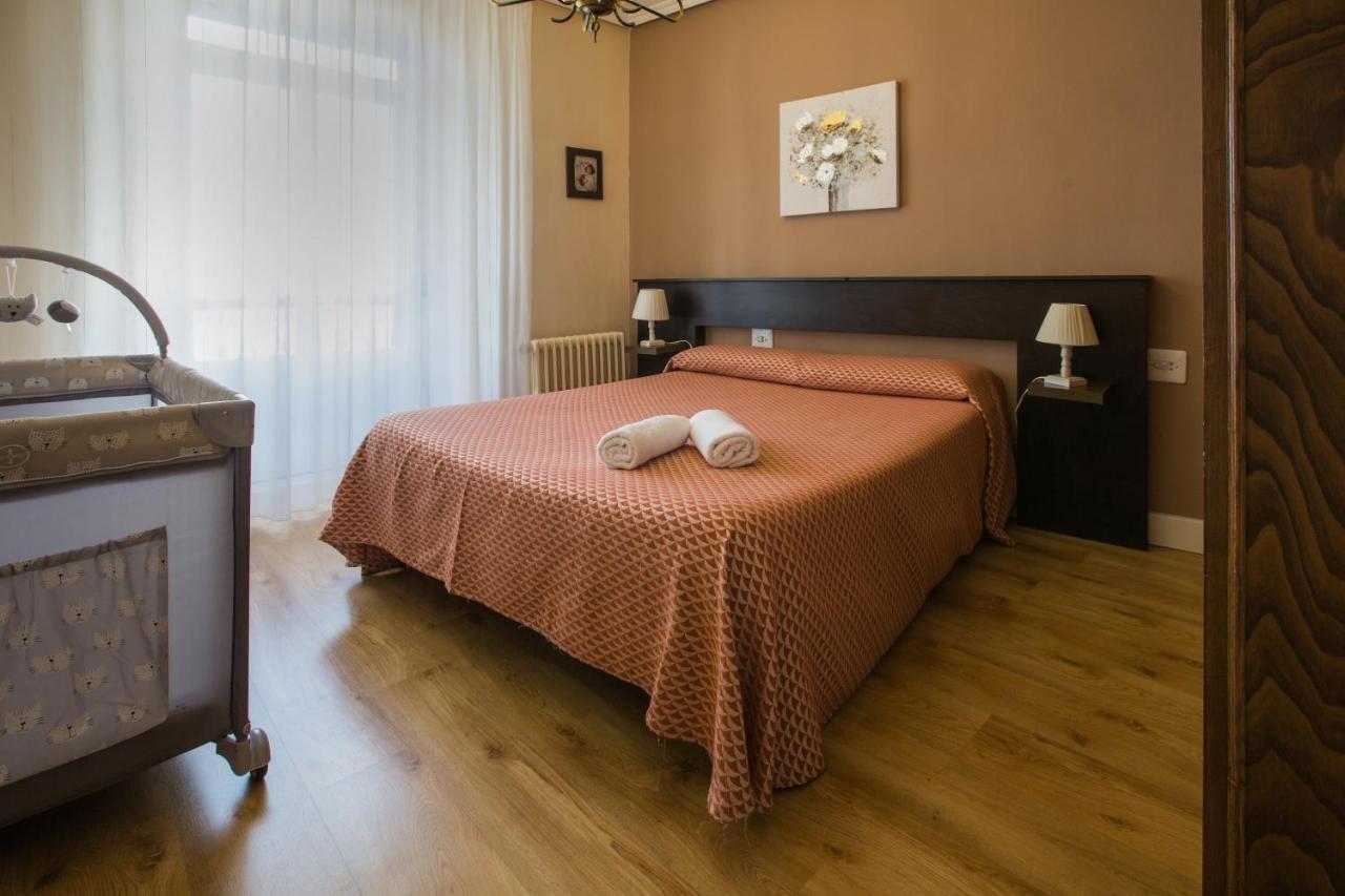Apartamentos Turisticos Avila La Catedral Extérieur photo